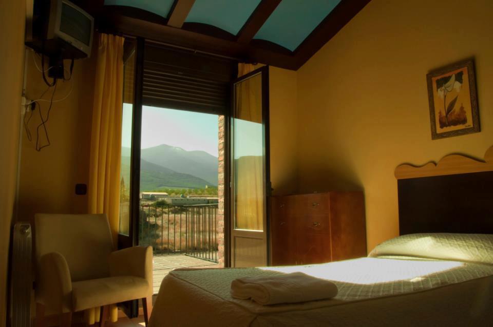 Hotel El Comendador Añón Екстериор снимка